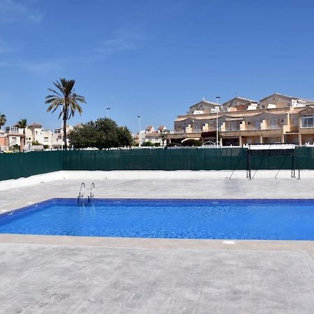 Casa Alex Torrevieja- Holiday House - Con Piscina Comunitaria المظهر الخارجي الصورة