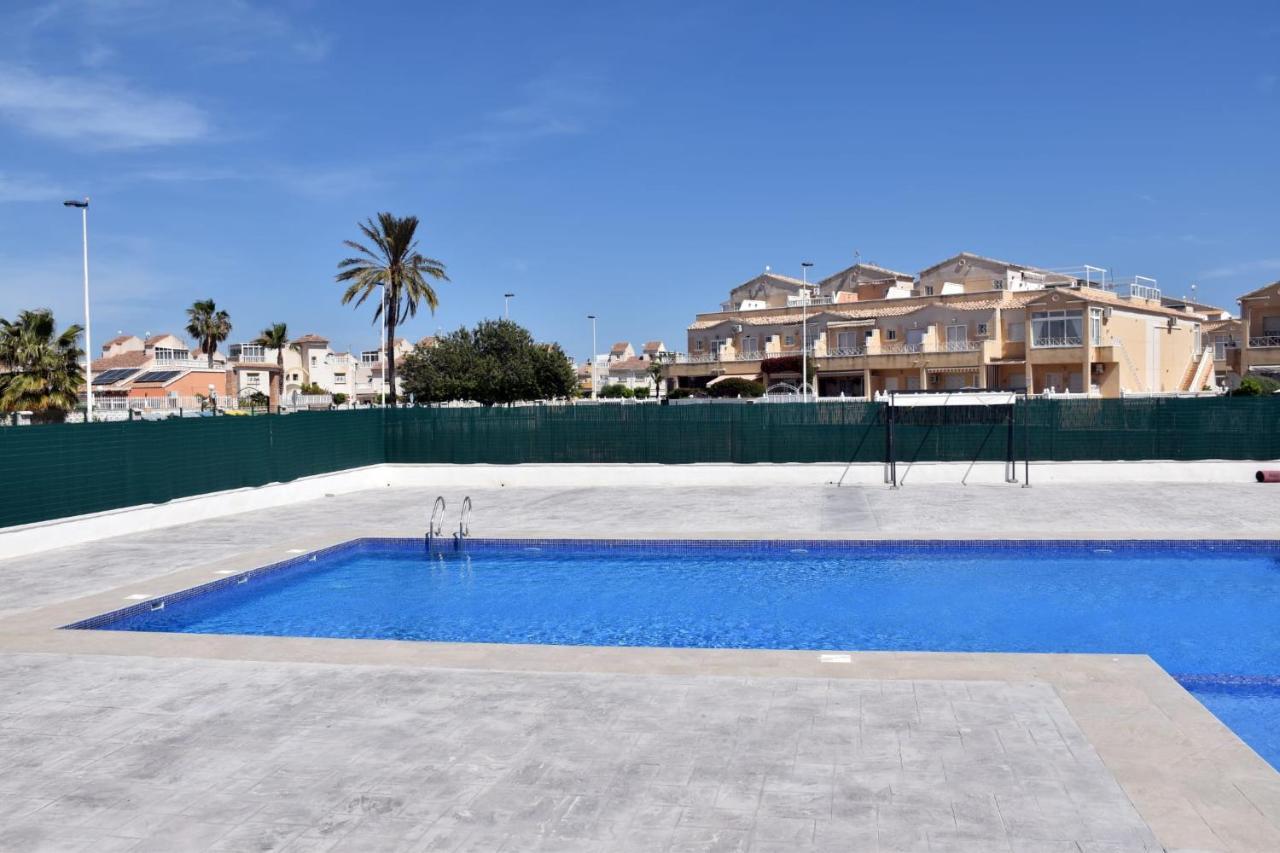 Casa Alex Torrevieja- Holiday House - Con Piscina Comunitaria المظهر الخارجي الصورة